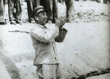 王震是如何解决新疆兵团婚姻问题的？