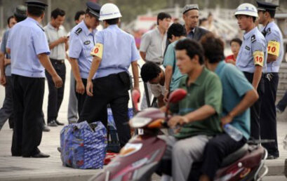 三中全会后新疆首宗冲突至11死 由当局枪杀维吾尔青年引发